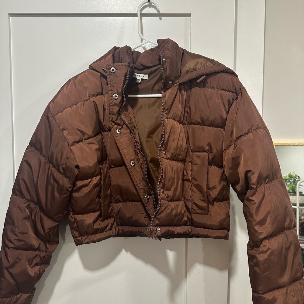 PacSun Cropped Puffer Jacket in Brown